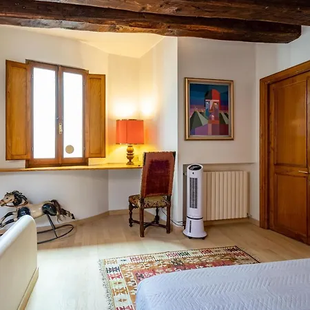 Apartment Colosseo-fori Imperiali Storico Rom