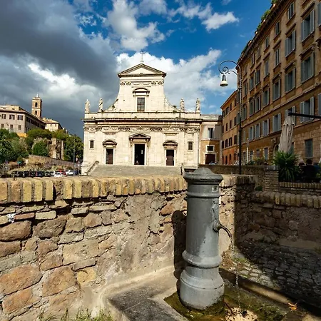 Apartment Colosseo-fori Imperiali Storico *